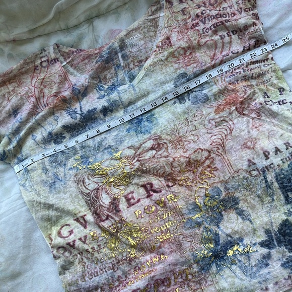 ⭐️ 5/$20 ⭐️ Lane Bryant T-shirt - Picture 2 of 4